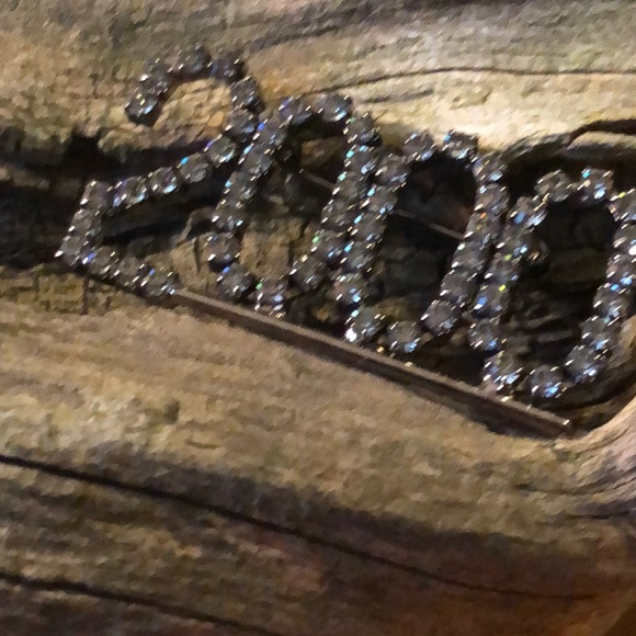 Gray Rhinestone Brooch - Picture 5 of 6